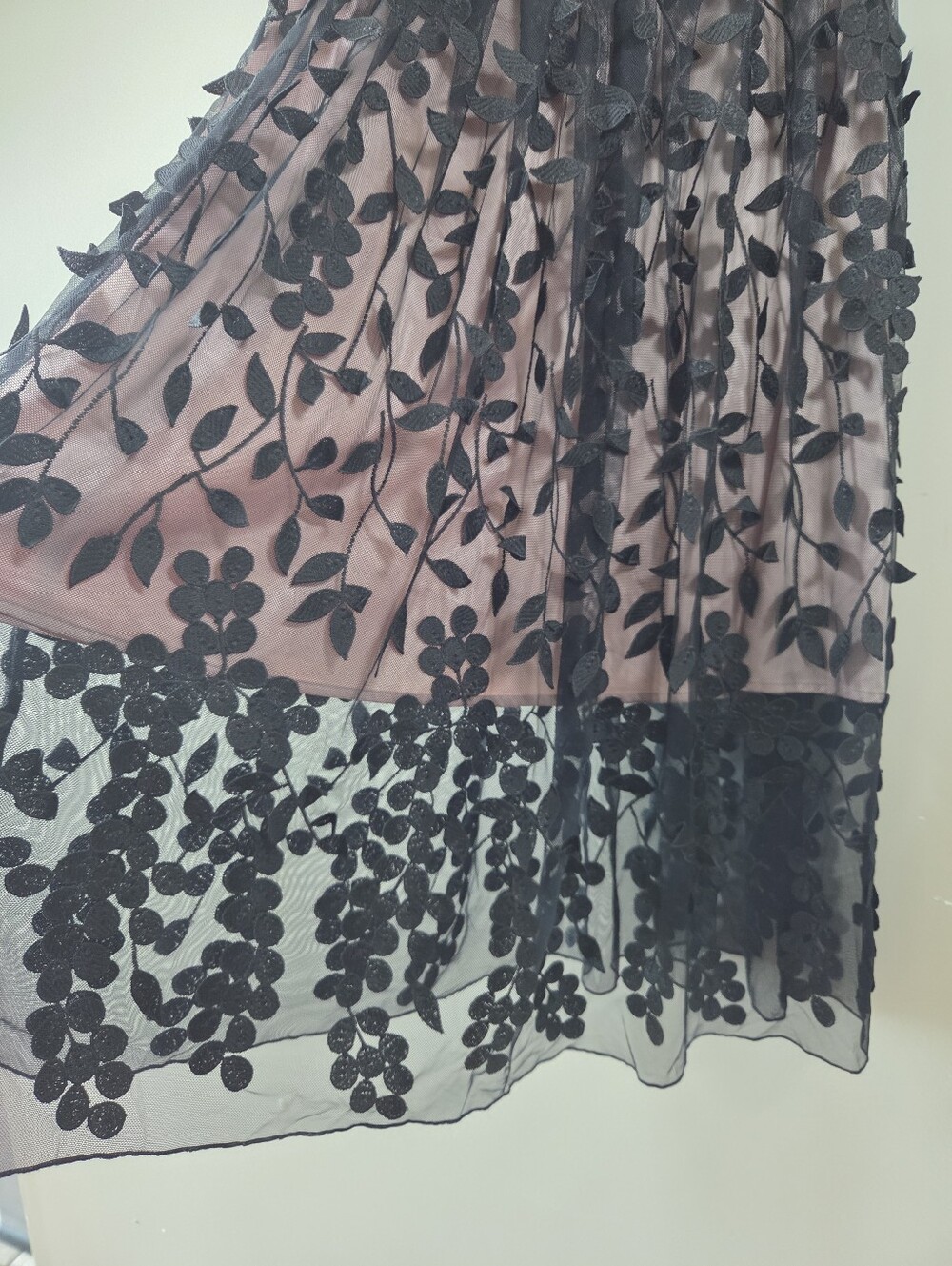 RW&Co Floral Applique Mesh Midi Dress Blush Pink Black Sheer NWT Size 0 Cocktail - Picture 8 of 16